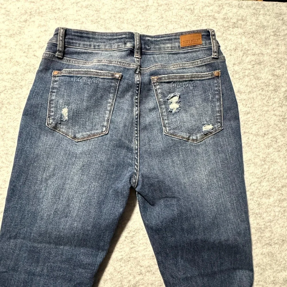 Judy Blue Women's Distressed Blue Jeans Size 26x27 size 7/28 ;